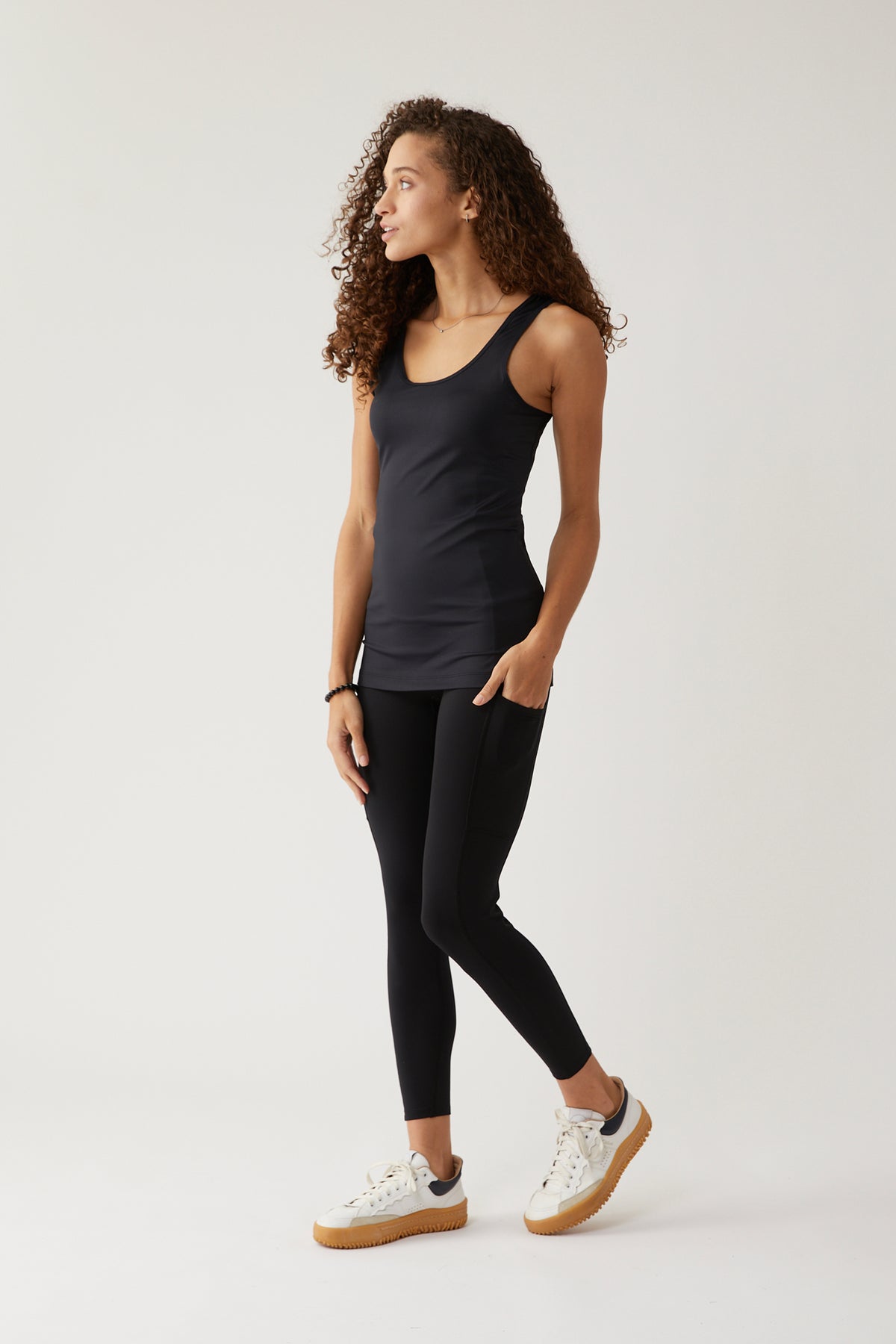 Moxie - All Purpose Support Relaxed Tank - Onyx (Black) – DARITY